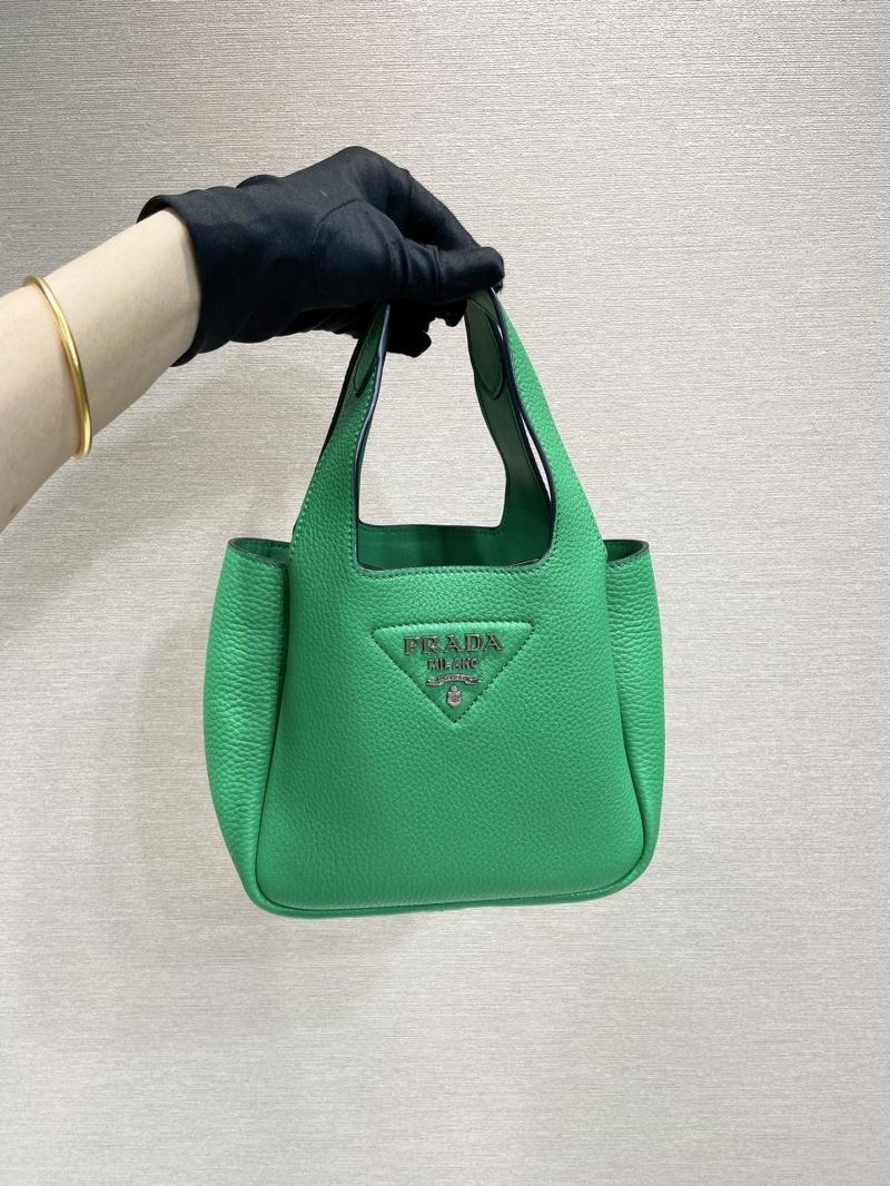 Pra*a shopping bags